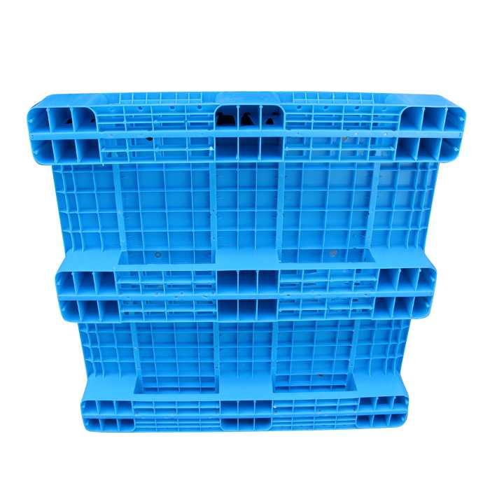 plastic pallets